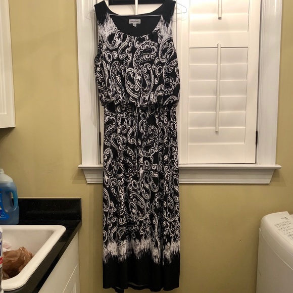 Shelby & Palmer Dresses & Skirts - Black/white maxi dress